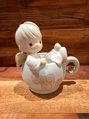 Precious Moments “Dropping In For The Holidays” Figurine. 531952